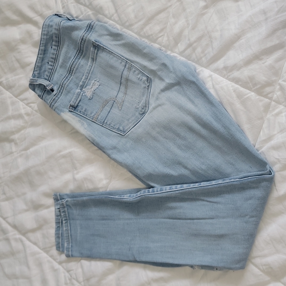 American Eagle High Rise distressed jeans